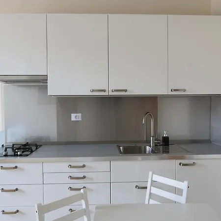 One Bedroom Near Ippavlova *