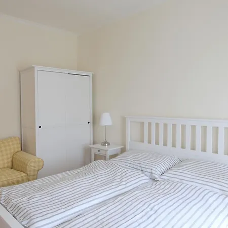 One Bedroom Near Ippavlova Prague