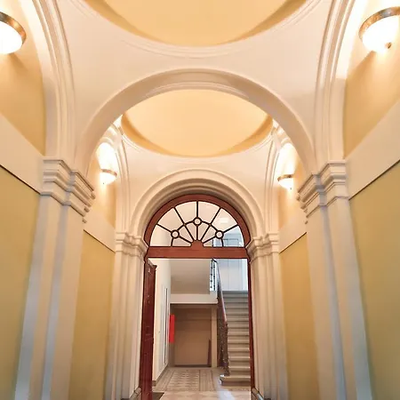 One Bedroom Near Ippavlova Daire *