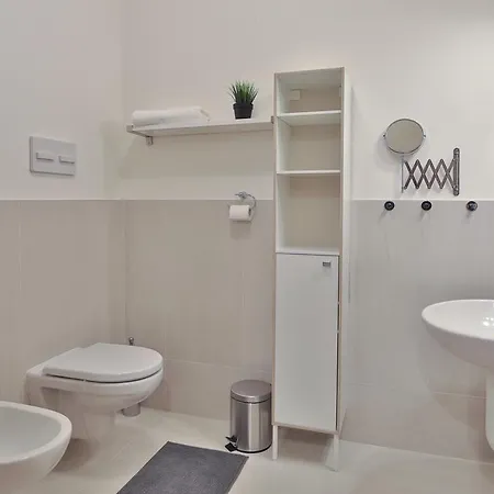 One Bedroom Near Ippavlova *