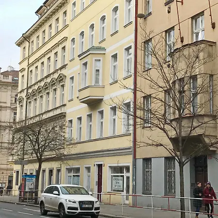 One Bedroom Near Ippavlova * Prag